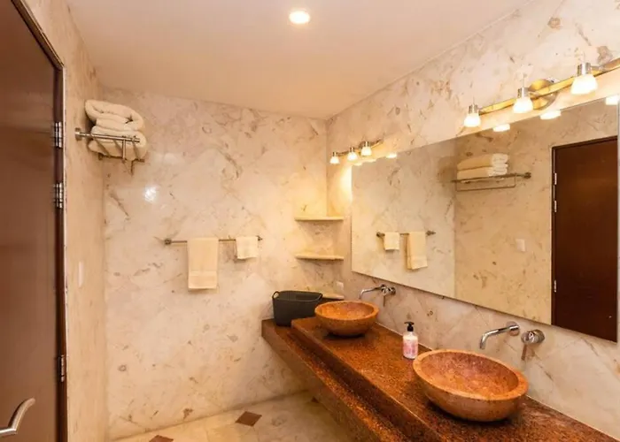 Luxury Spacious 5 Bedroom Villa