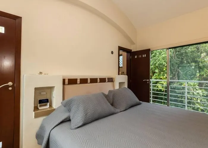 Villa Luxury Spacious 5 Bedroom *