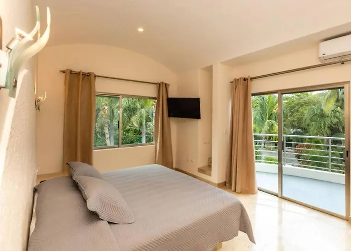 Luxury Spacious 5 Bedroom *