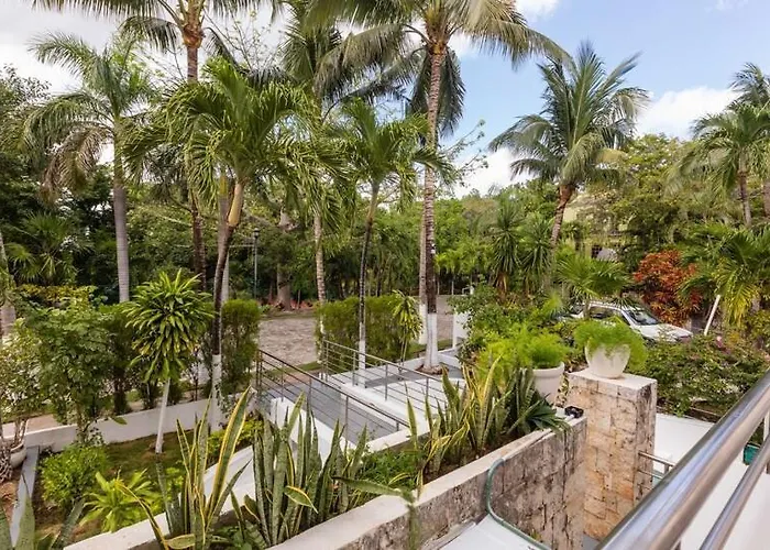 Luxury Spacious 5 Bedroom *